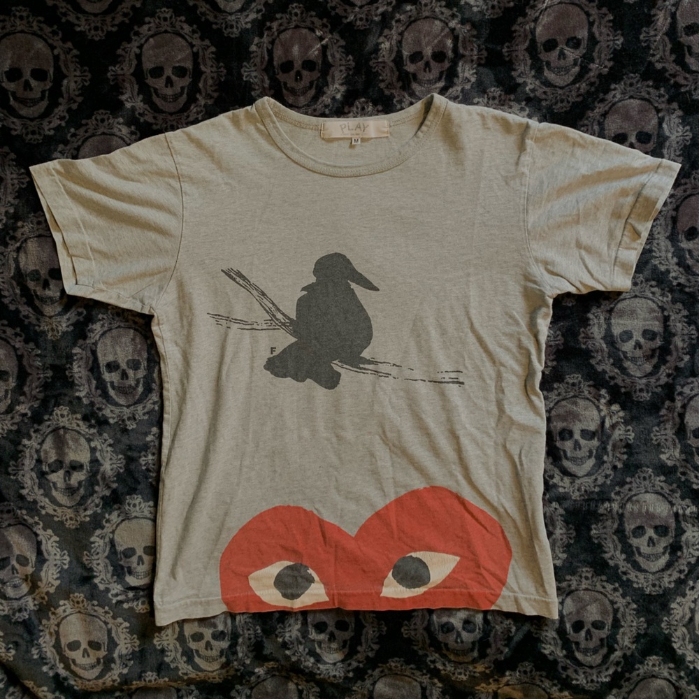 PLAY tee